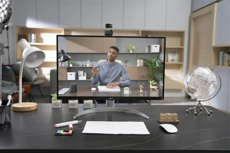 how to take a picture with the webcam